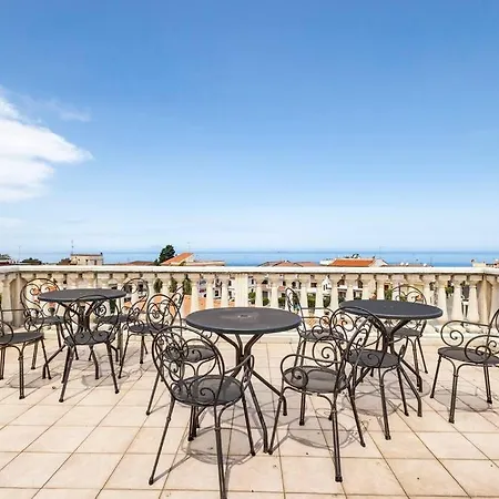 Luxury 2 Guest house Ricadi