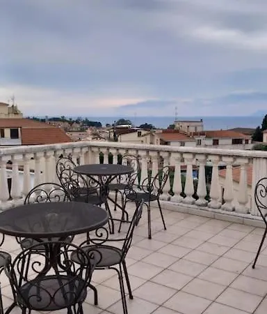 Luxury 2 Pensionat *
